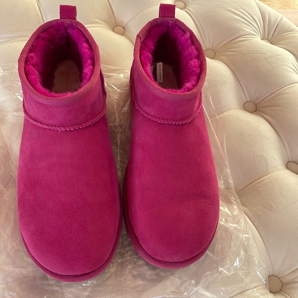 UGG CLASSIC ULTRA MINI